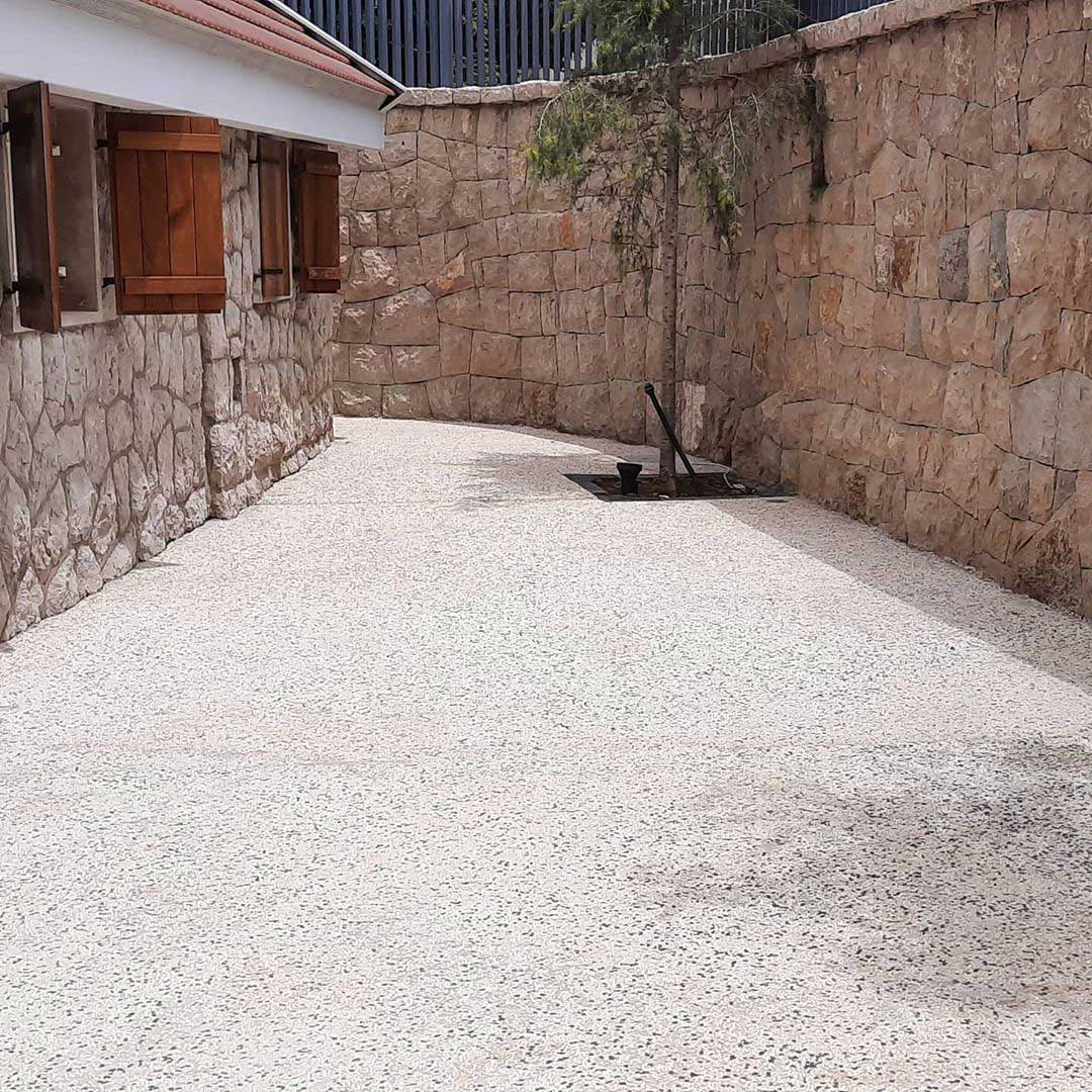 Exposed aggregate surface project ObjetBeton